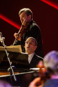 Raimondas Butvila su žymiu pianistu Alexanderiu Paley'u